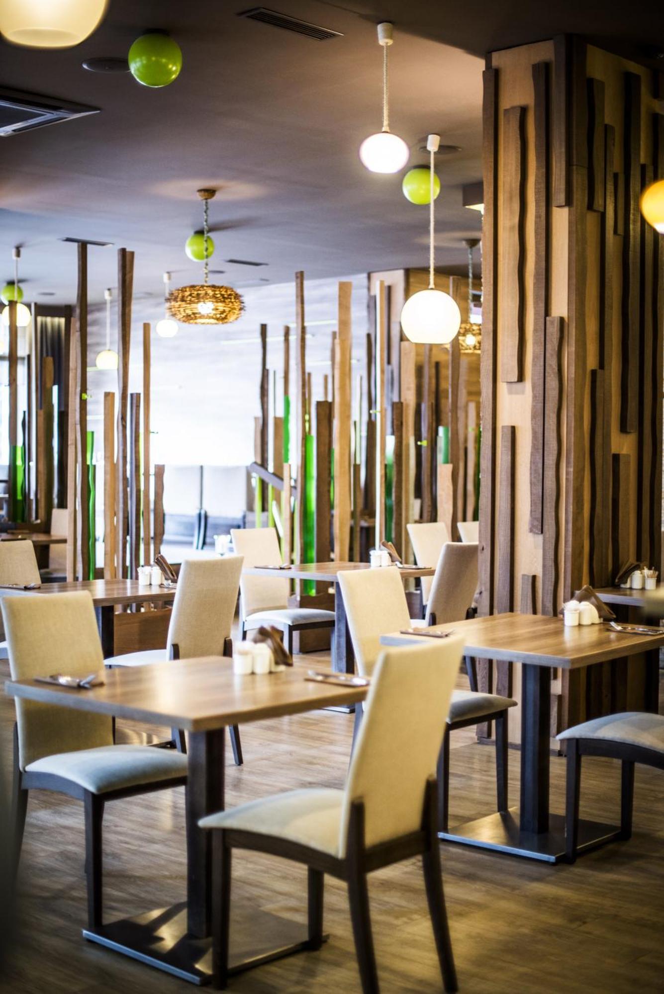 Hotel Elegance Šumperk Kültér fotó