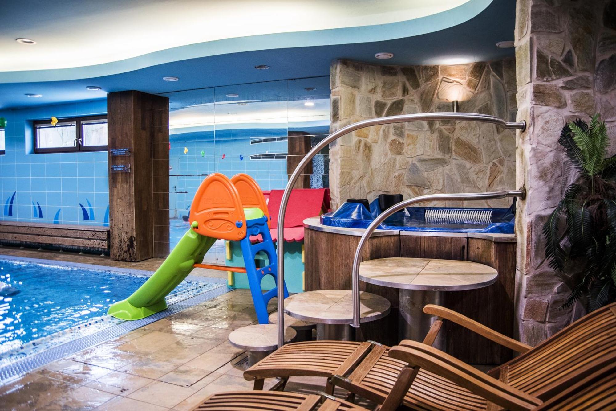 Hotel Elegance Šumperk Kültér fotó