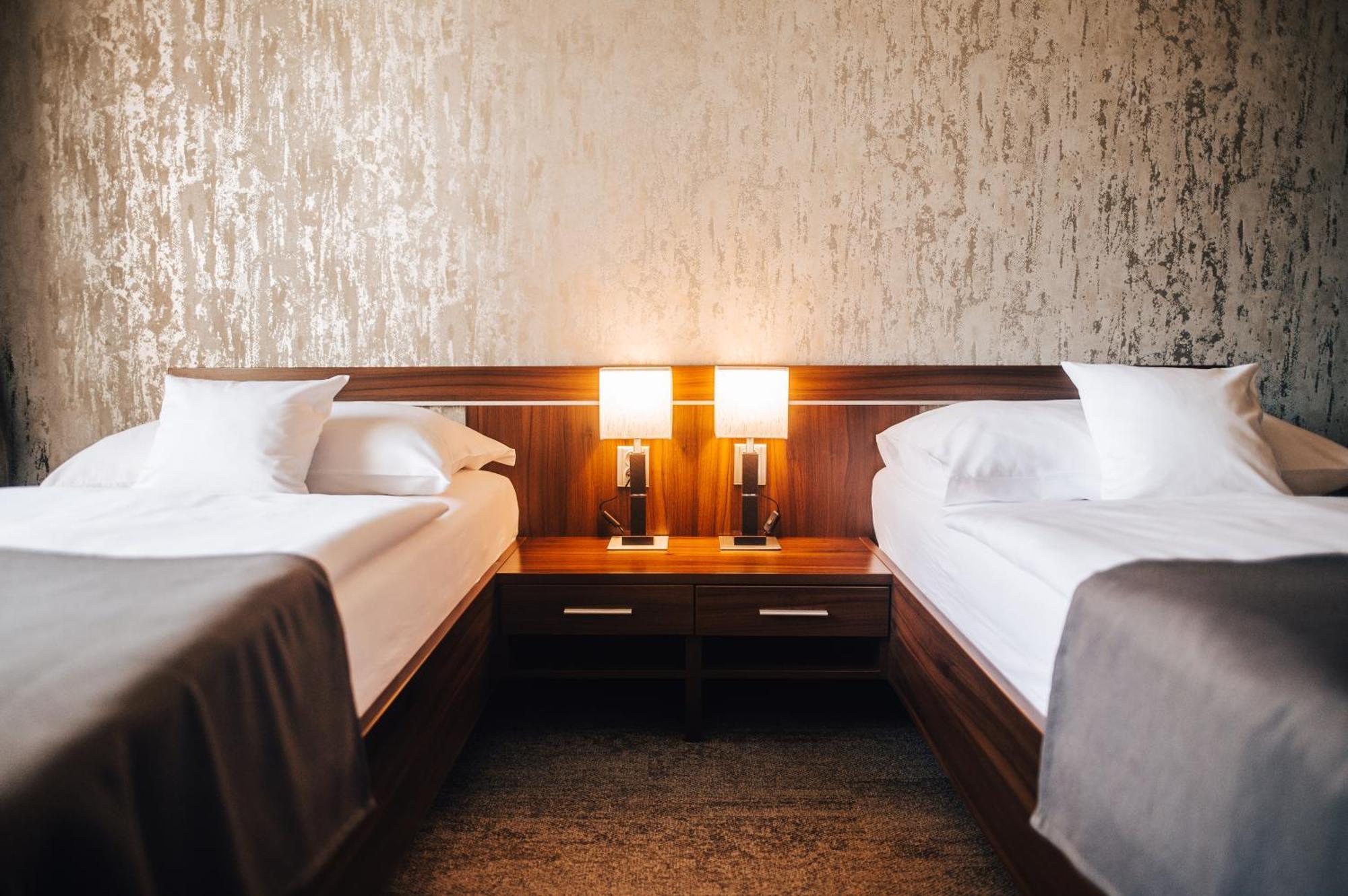 Hotel Elegance Šumperk Kültér fotó