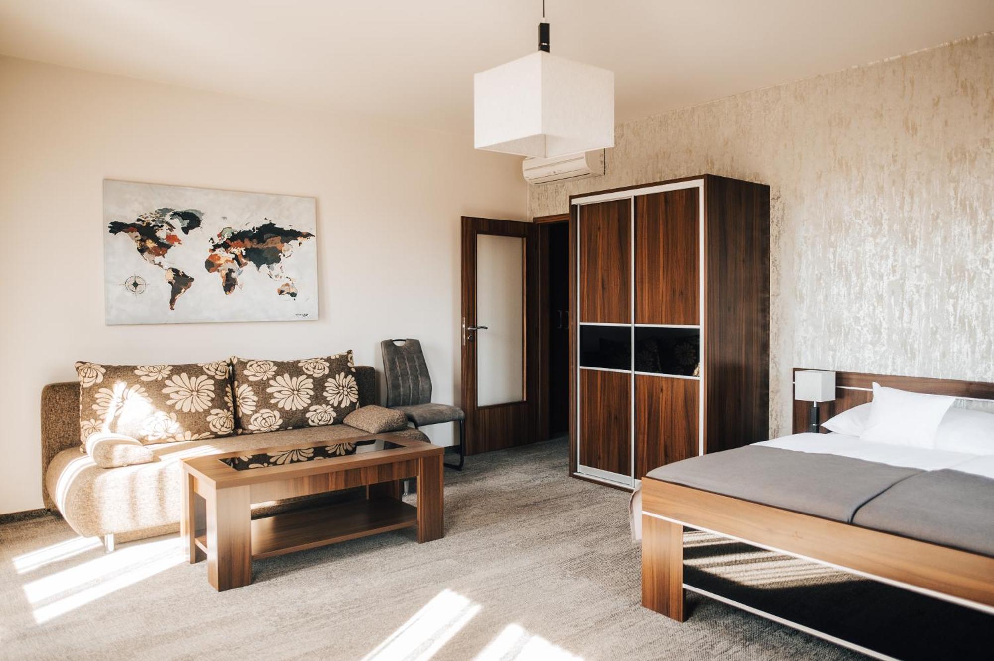 Hotel Elegance Šumperk Kültér fotó