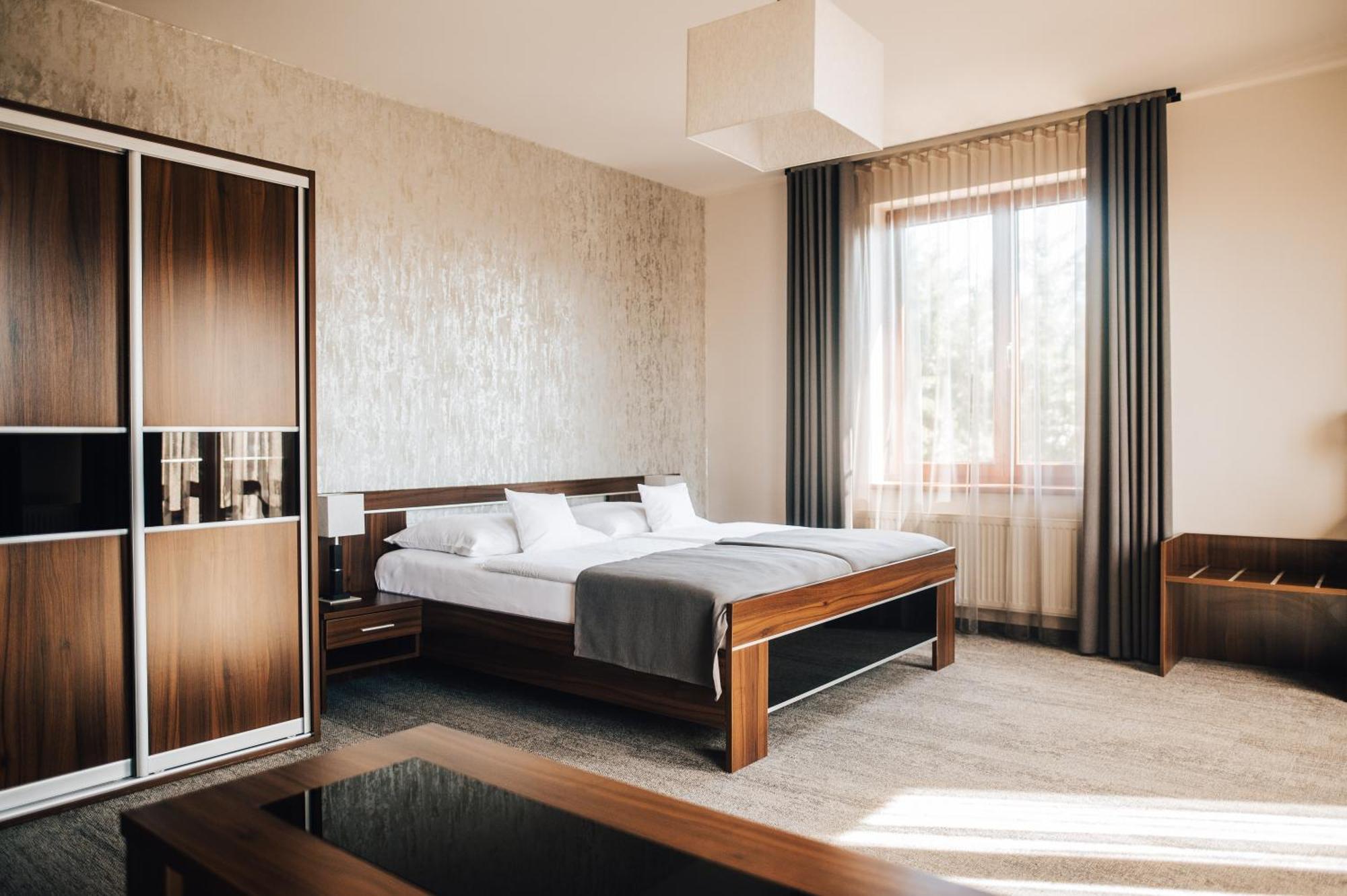 Hotel Elegance Šumperk Kültér fotó
