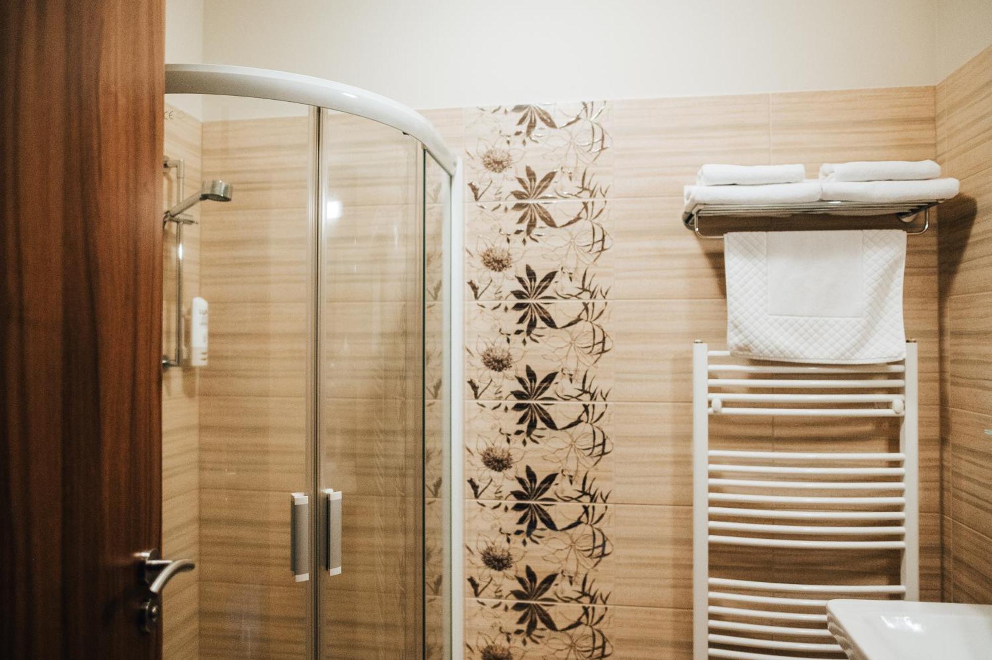 Hotel Elegance Šumperk Kültér fotó